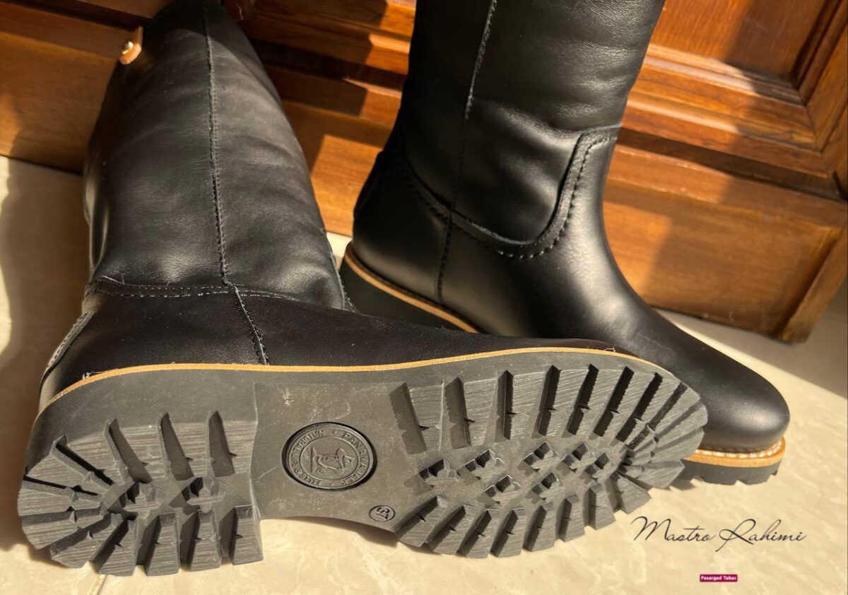 LEATHER BOOTS WITH SHEEPSKIN LINING