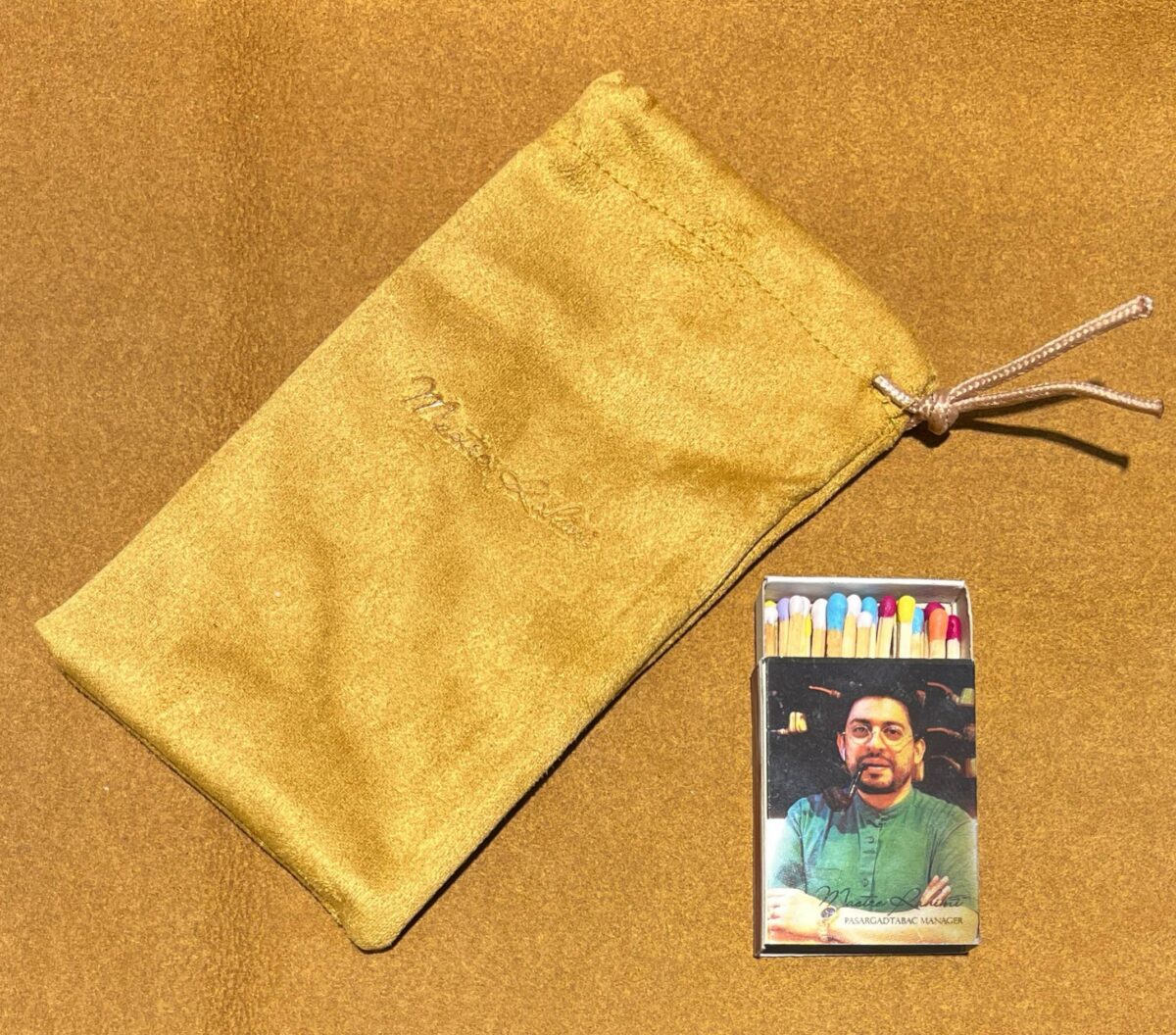 جلد پارچه ای پیپ