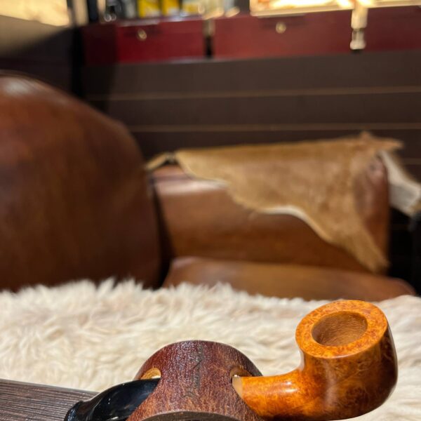 استند پیپ با چرم طبیعی